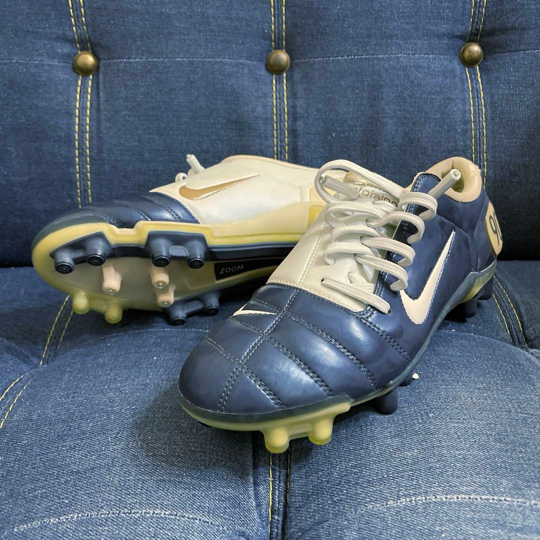 新品未使用　NIKE エアーズームトータル90 26センチ