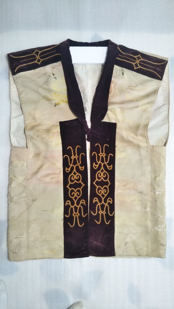 (2月限定)アイヌ伝統衣装!　豪華金色刺繍