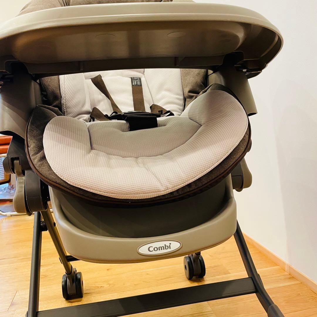 美品 コンビ ネムリラ　AT オートスイング　シンプライト　トイザらス限定モデル