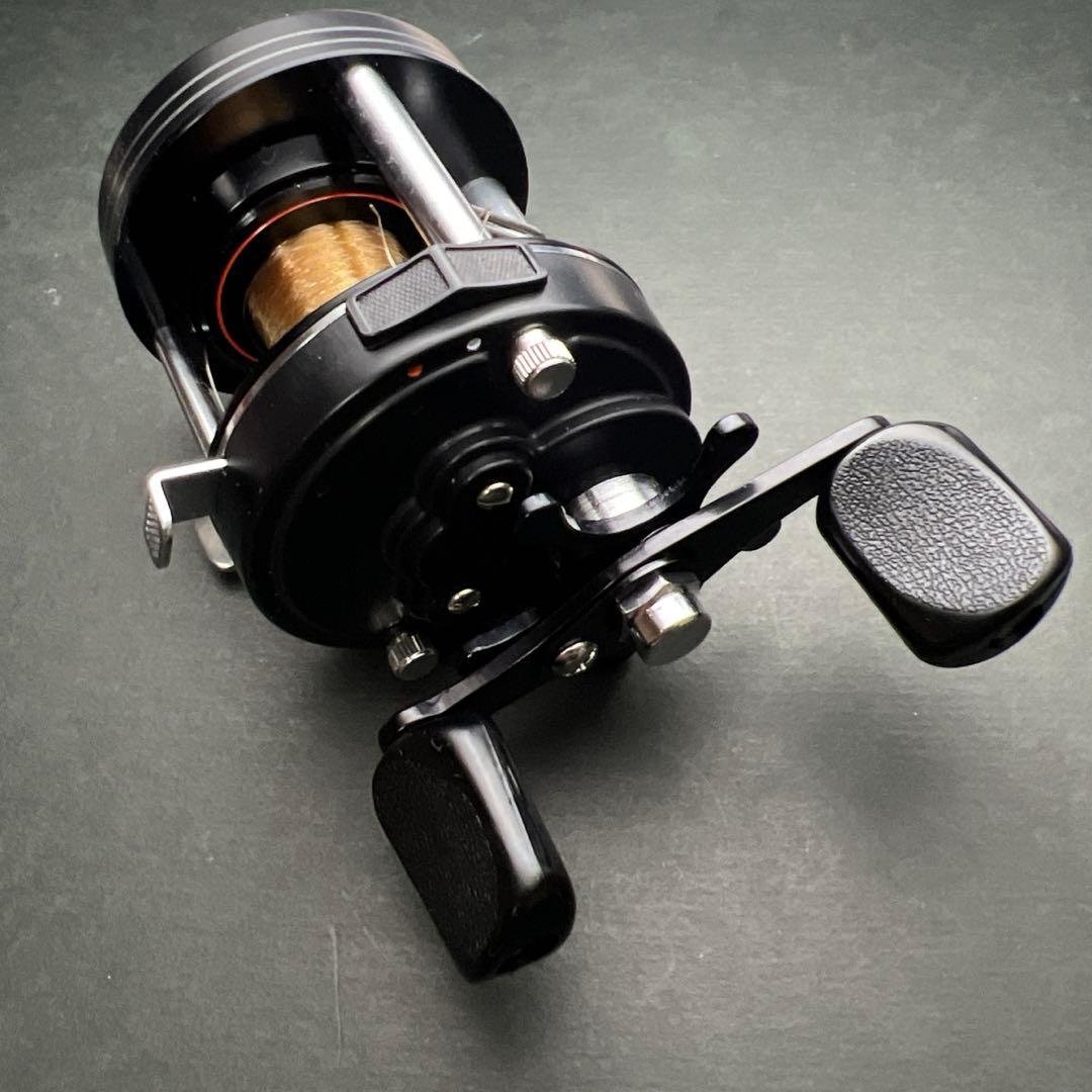 ほぼ未使用DAIWAミリオネアGS-3000Cベイトリールオールドダイワ極美品