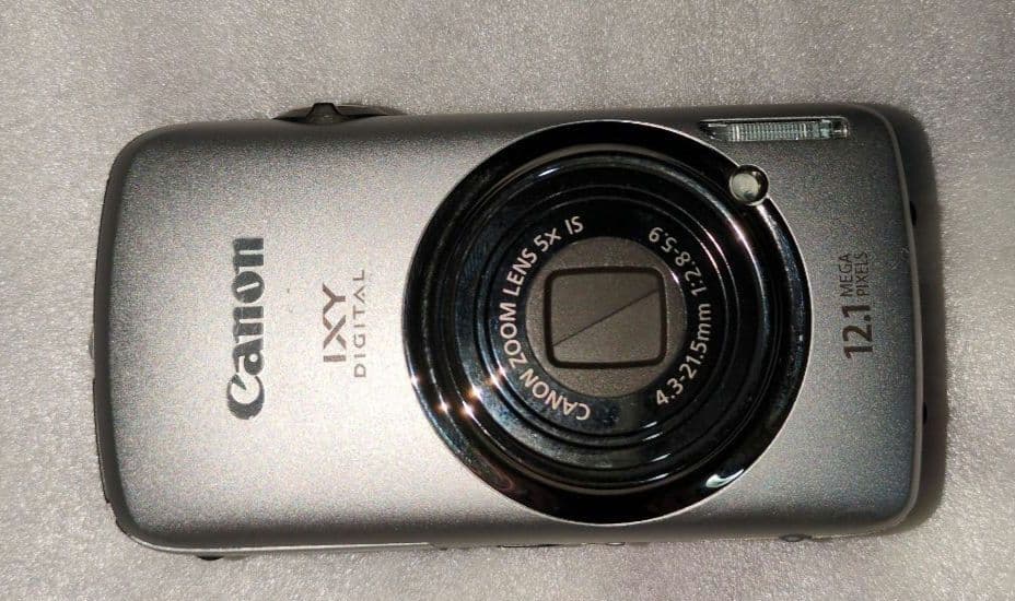 デジカメ　CANON　PC1437