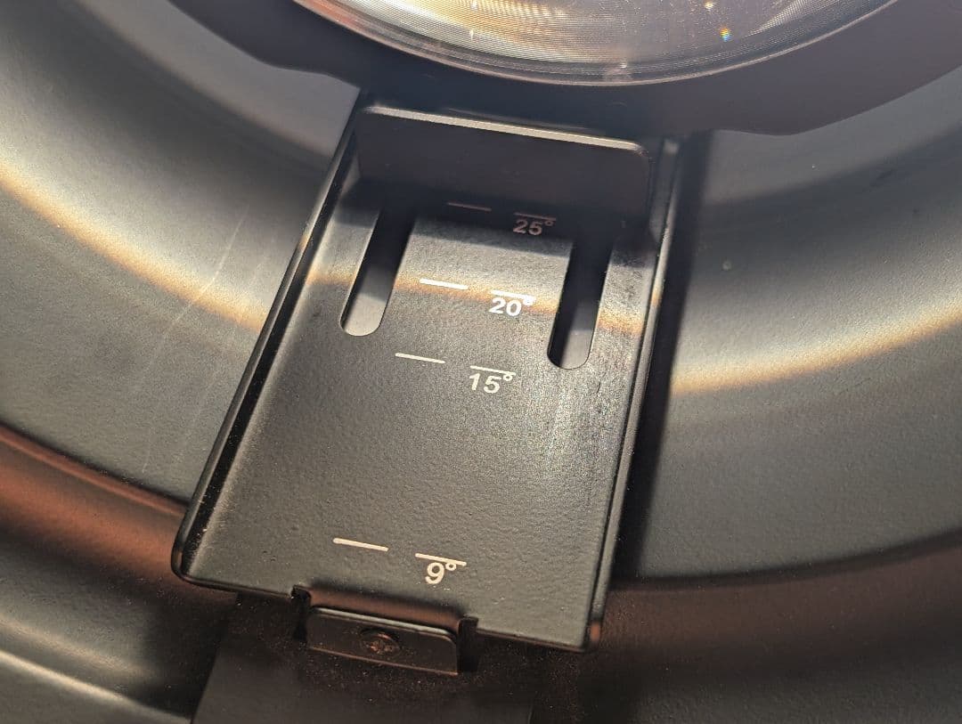 ①American DJ PAR Z100 3K スポットライト