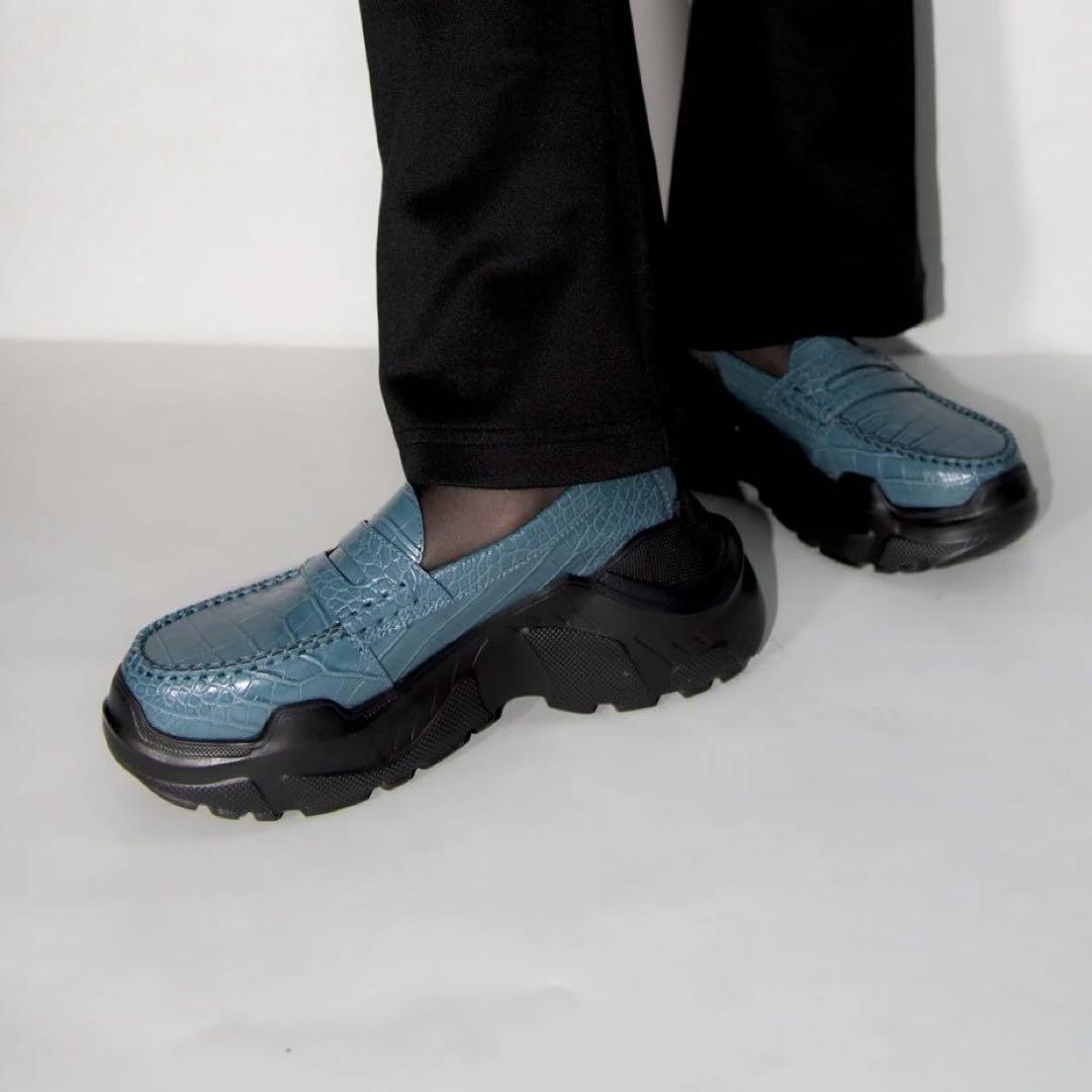 AKIKO AOKI ローファー