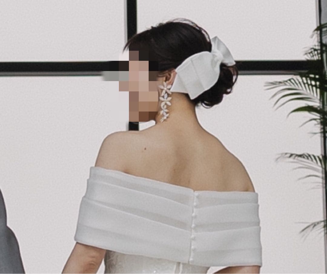 ホワイトリボン　ヘアアクセサリー　ラブティアラ