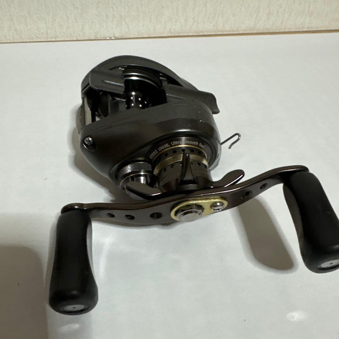 ダイワ スティーズ 100HL STEEZ 釣具　リール　ルアー