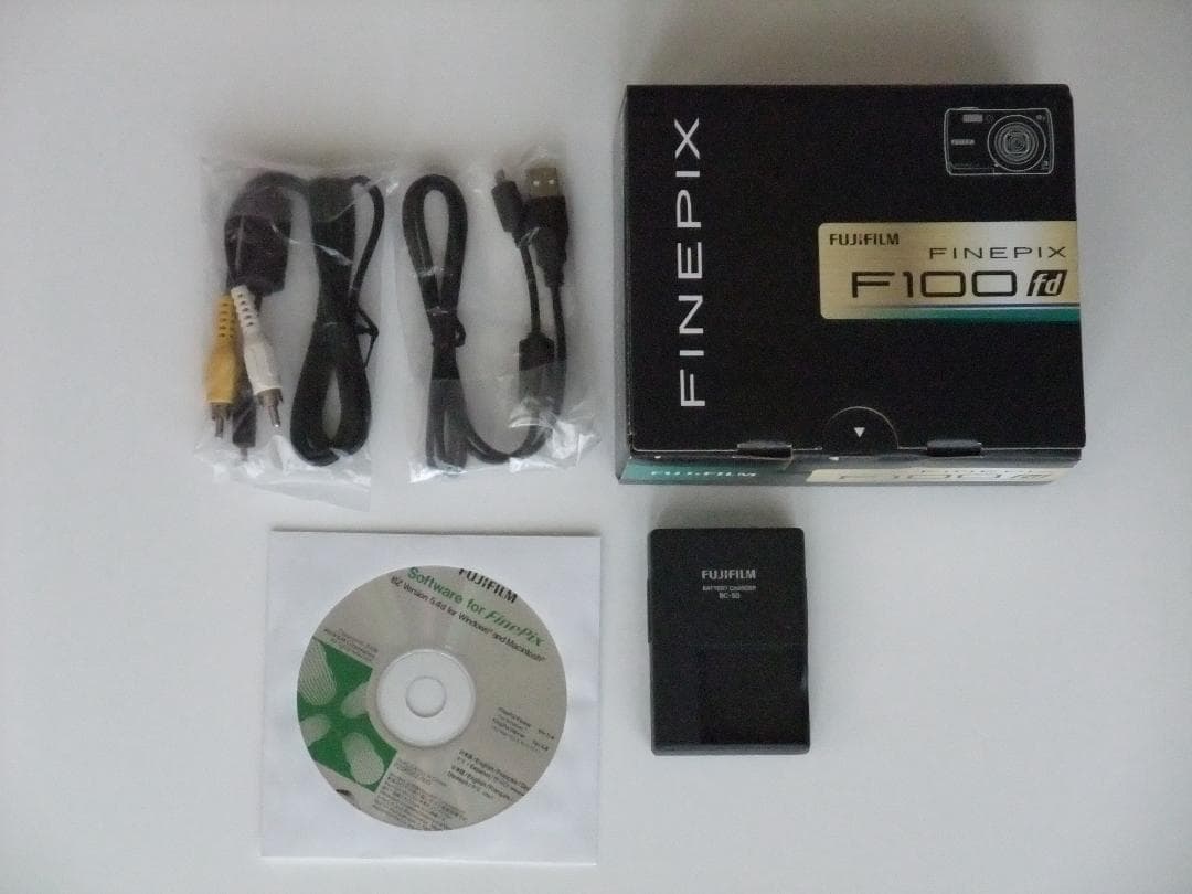 デジタルカメラ FUJIFILM FinePix F100fd