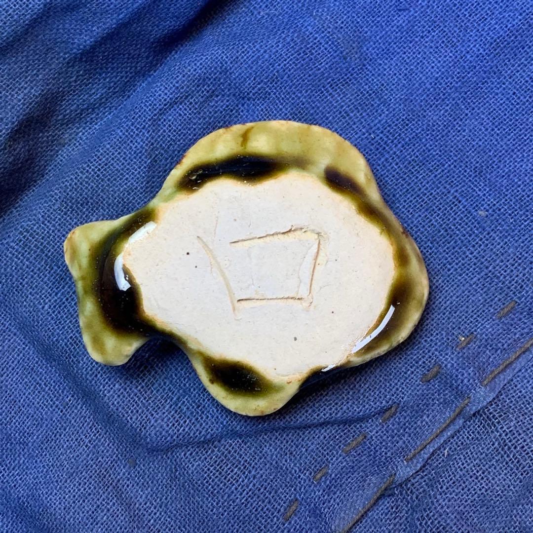 shuiyemikioです。魚　織部焼　箸置