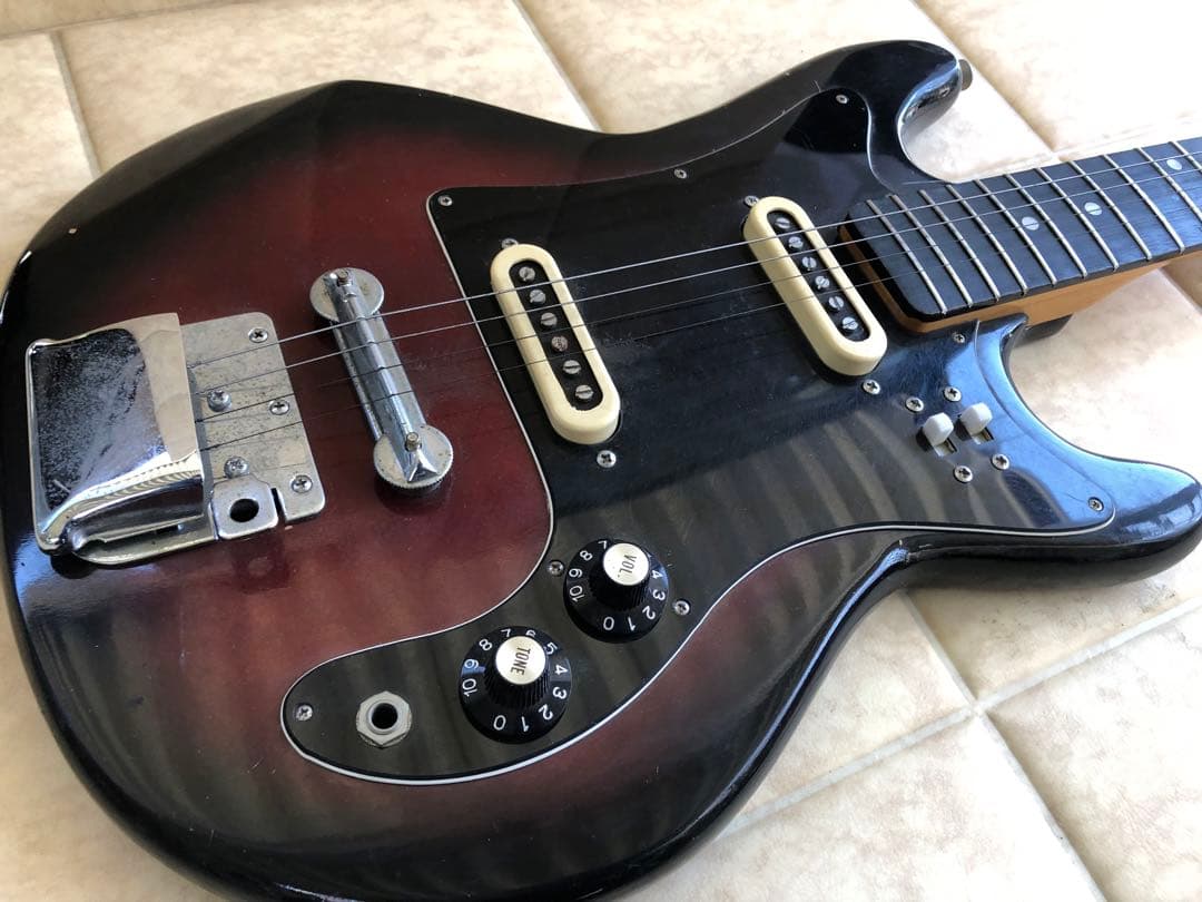 エレキギター　(メーカー不明)(G70)