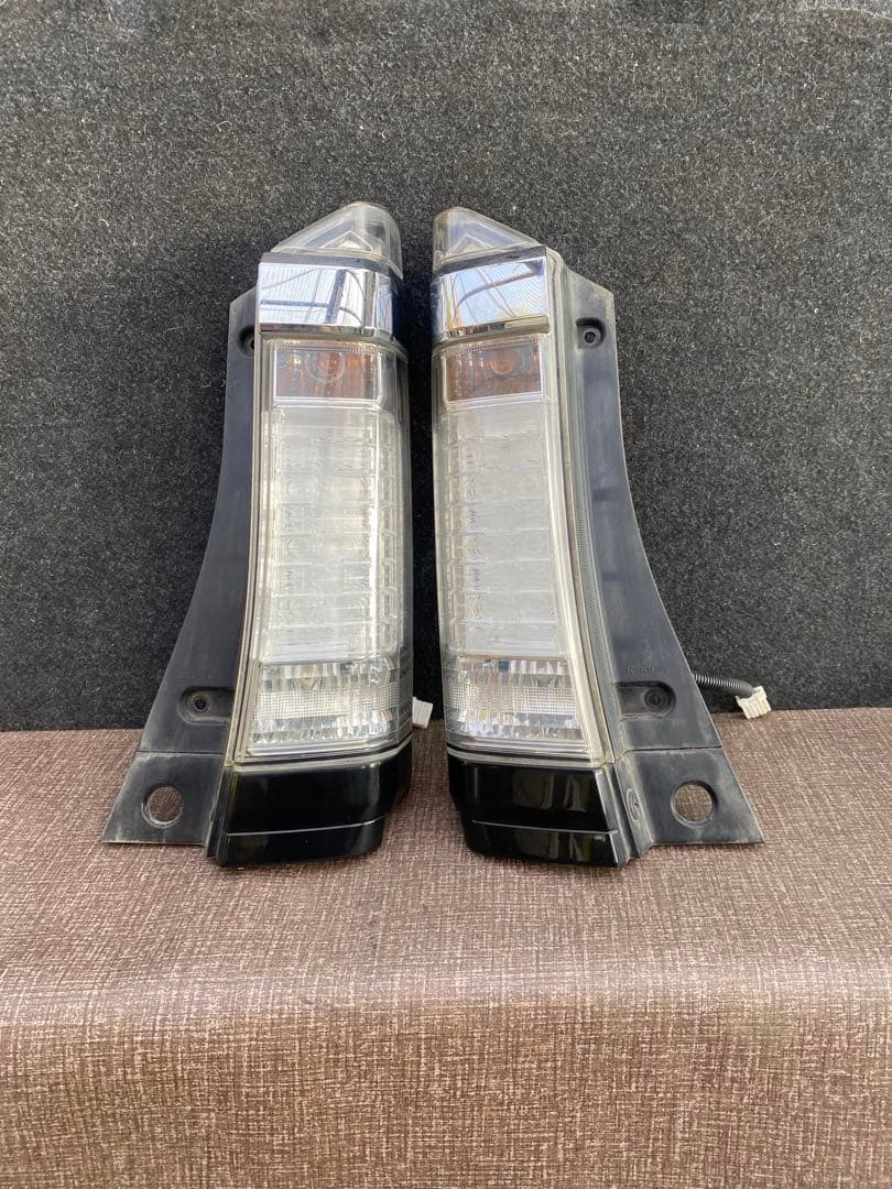 ホンダ N-BOX DBA-JF1 テールランプ 右左セット HONDA