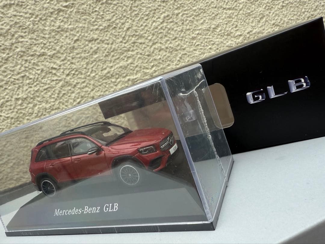 1/43 Mercedes-Benz GLBミニカー
