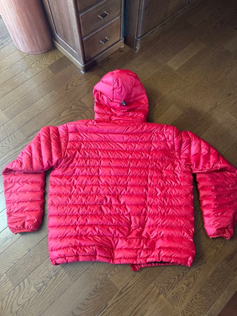 神サイズパタゴニアダウンセーターフーディ　ダウンジャケットフード　赤　XL