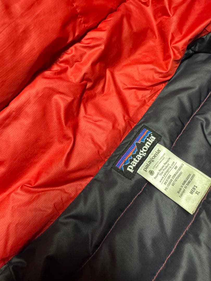 神サイズパタゴニアダウンセーターフーディ　ダウンジャケットフード　赤　XL