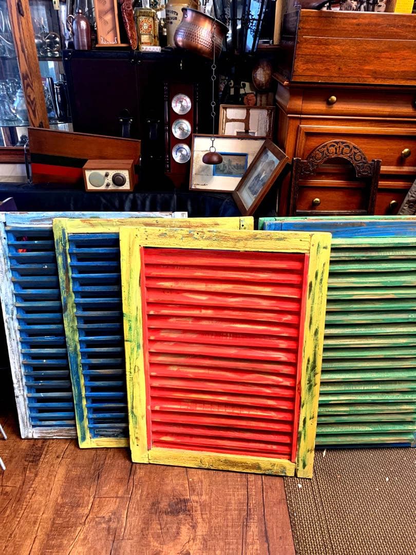 アンティークウッドボレー(鎧戸)