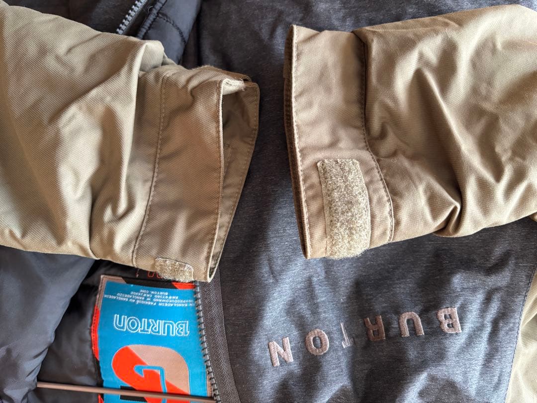 BURTON フード付きジャケット グレー/オリーブ　ジュニアM136-147