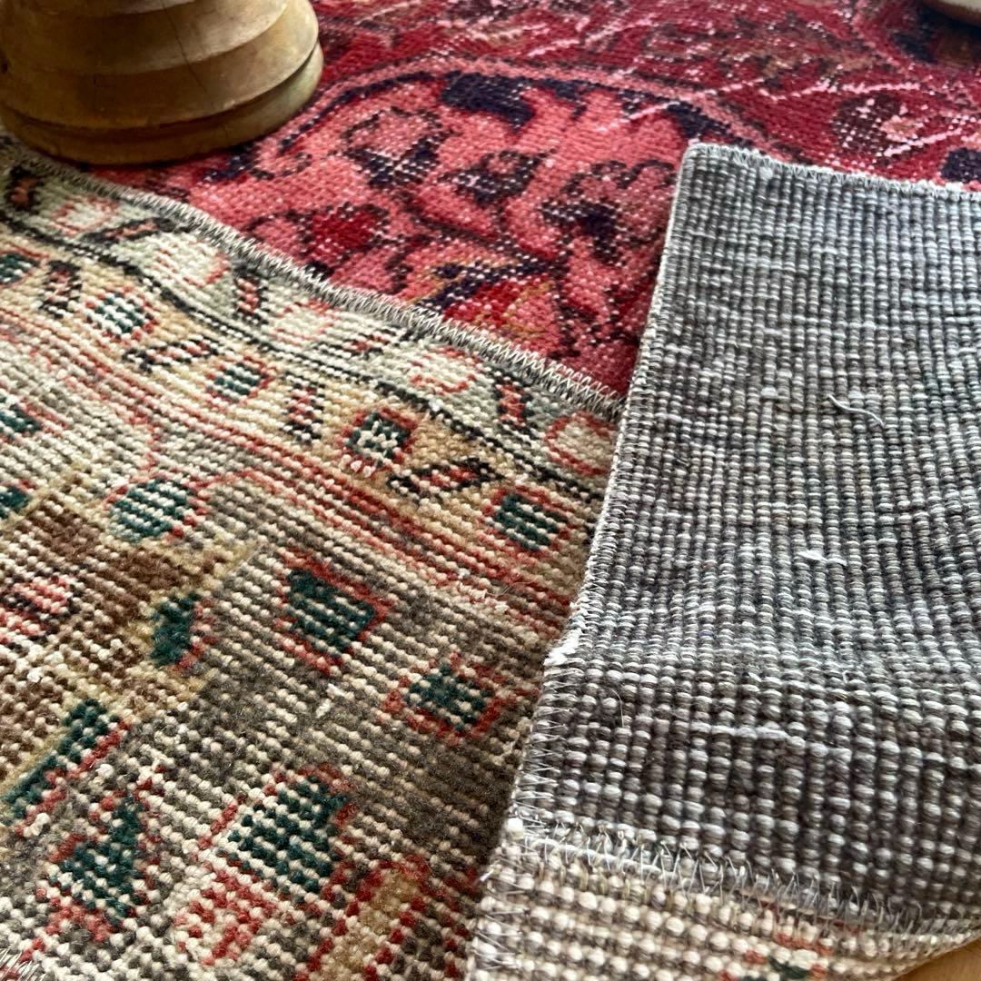 55×86 パッチワーク　グレイボタニカル　深み赤　トルコヴィンテージラグ