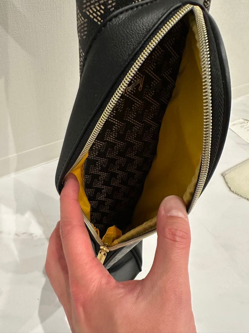 レザレクション クラブケース 黒