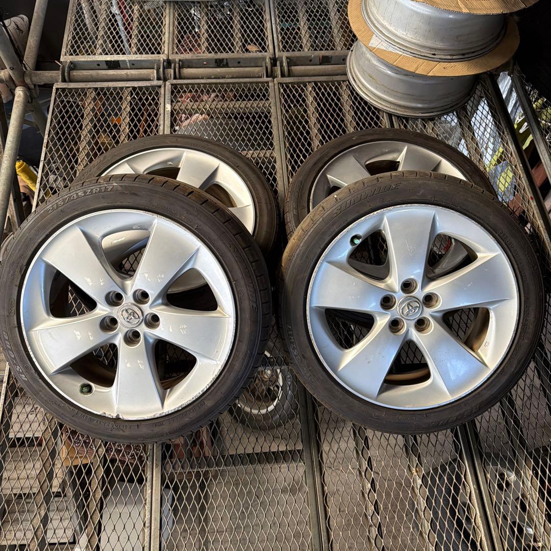 トヨタ　30プリウス純正17インチ タイヤ・ホイールセット 215/45R17