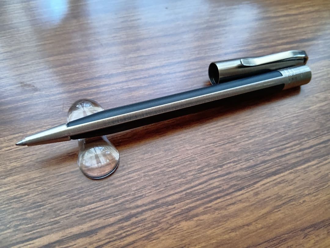 uni ポスタルコ レイヤード ボールペン ブラック