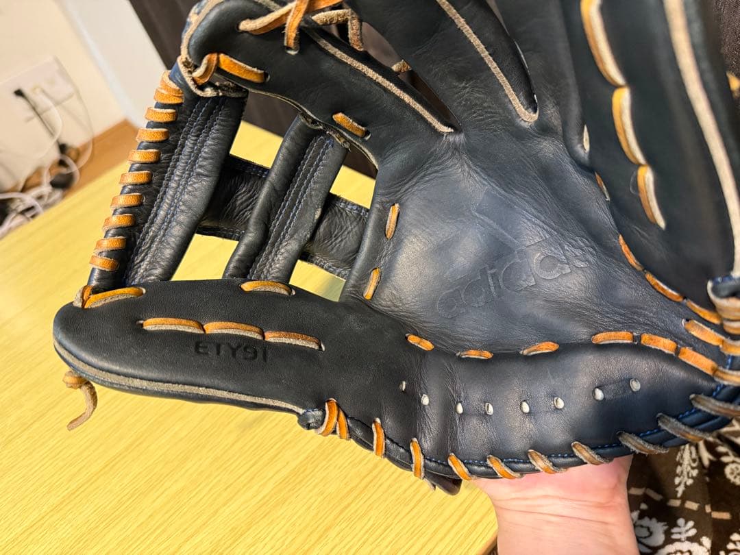 adidas 軟式用グラブ