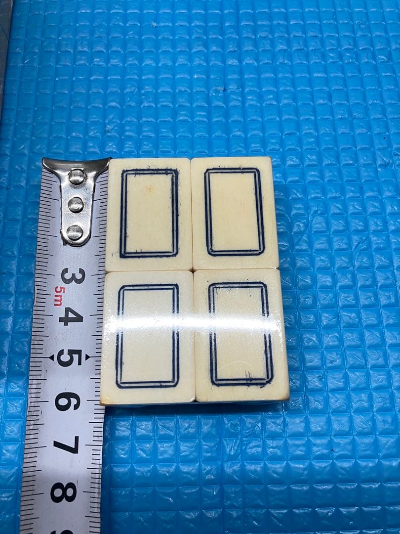 B0101)未開封　時代物　骨面竹背麻雀牌　ケース付き　麻雀約1700g