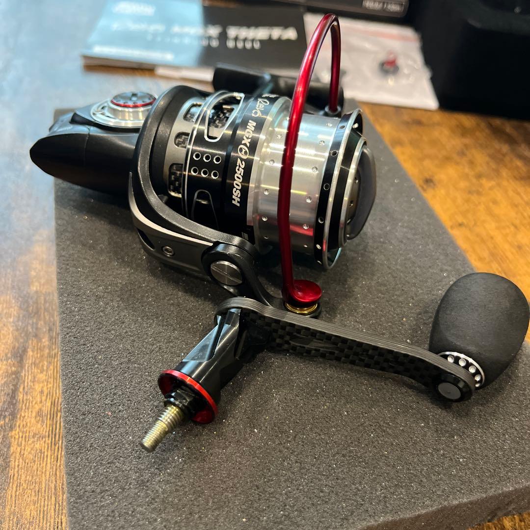 リール REVO MGX THETA 2500SH