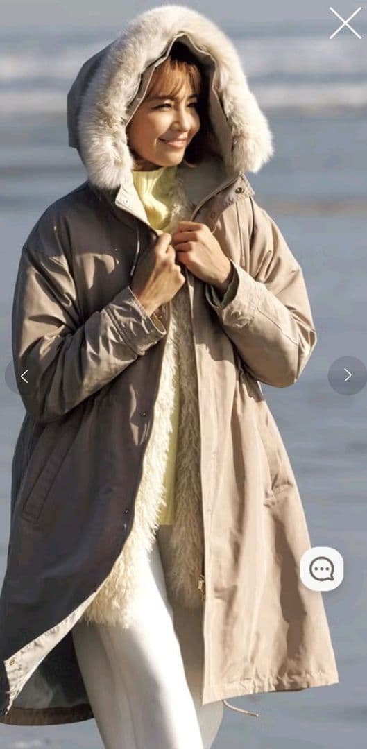 ドゥクラッセ　光沢グログラン・ファー使いモッズコート 　フード　定価21890円