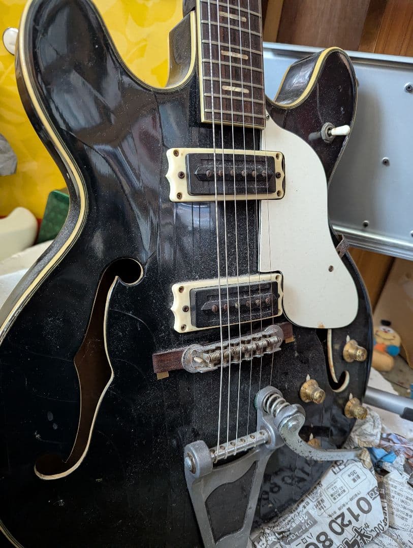 Honey エレキギター ブラック　ビザール