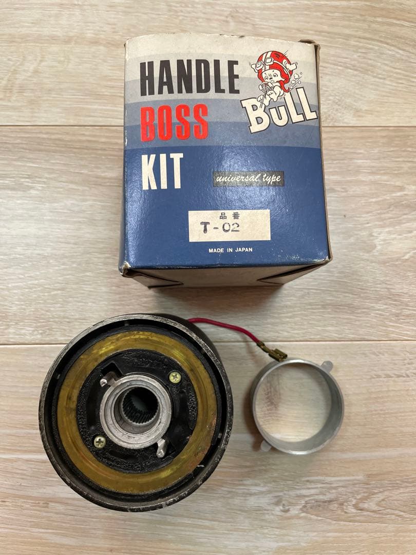 NARDI ナルディ　3スポーク レザー ステアリングホイール T-02ボス付き