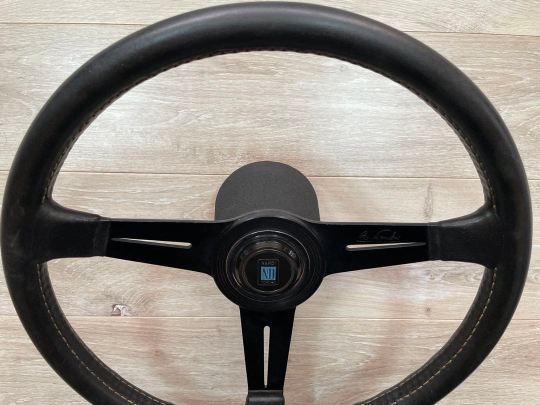 NARDI ナルディ　3スポーク レザー ステアリングホイール T-02ボス付き