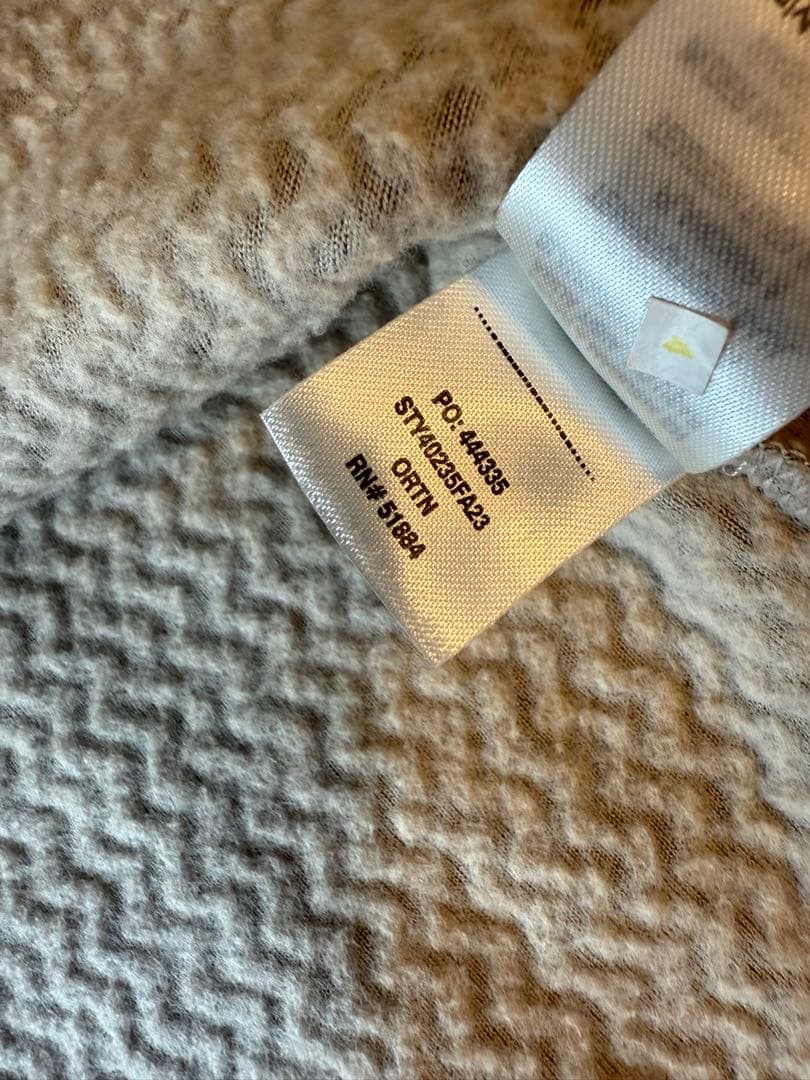 パタゴニア　メンズ・R1エア・クルー　Oar Tan Mサイズ