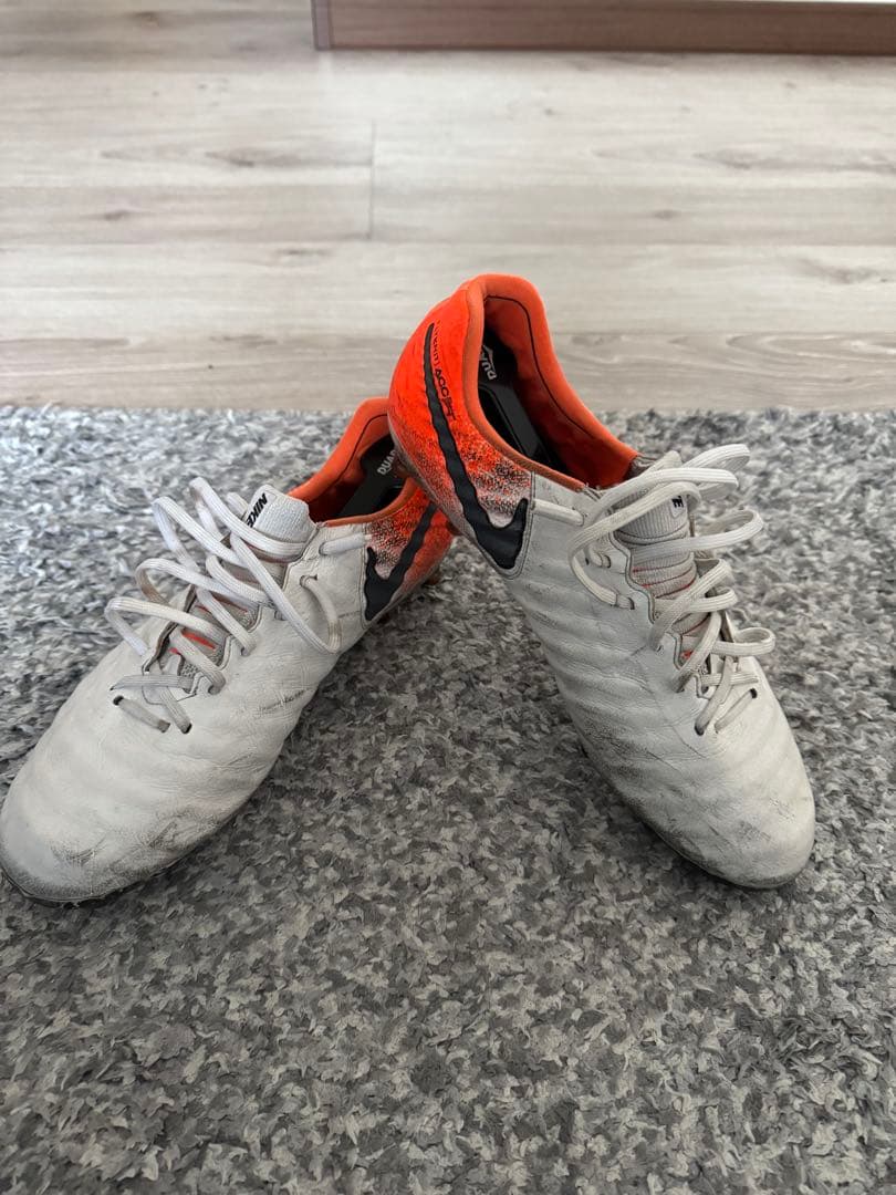 Nike サッカーシューズ スパイク ティエンポレジェンドAG