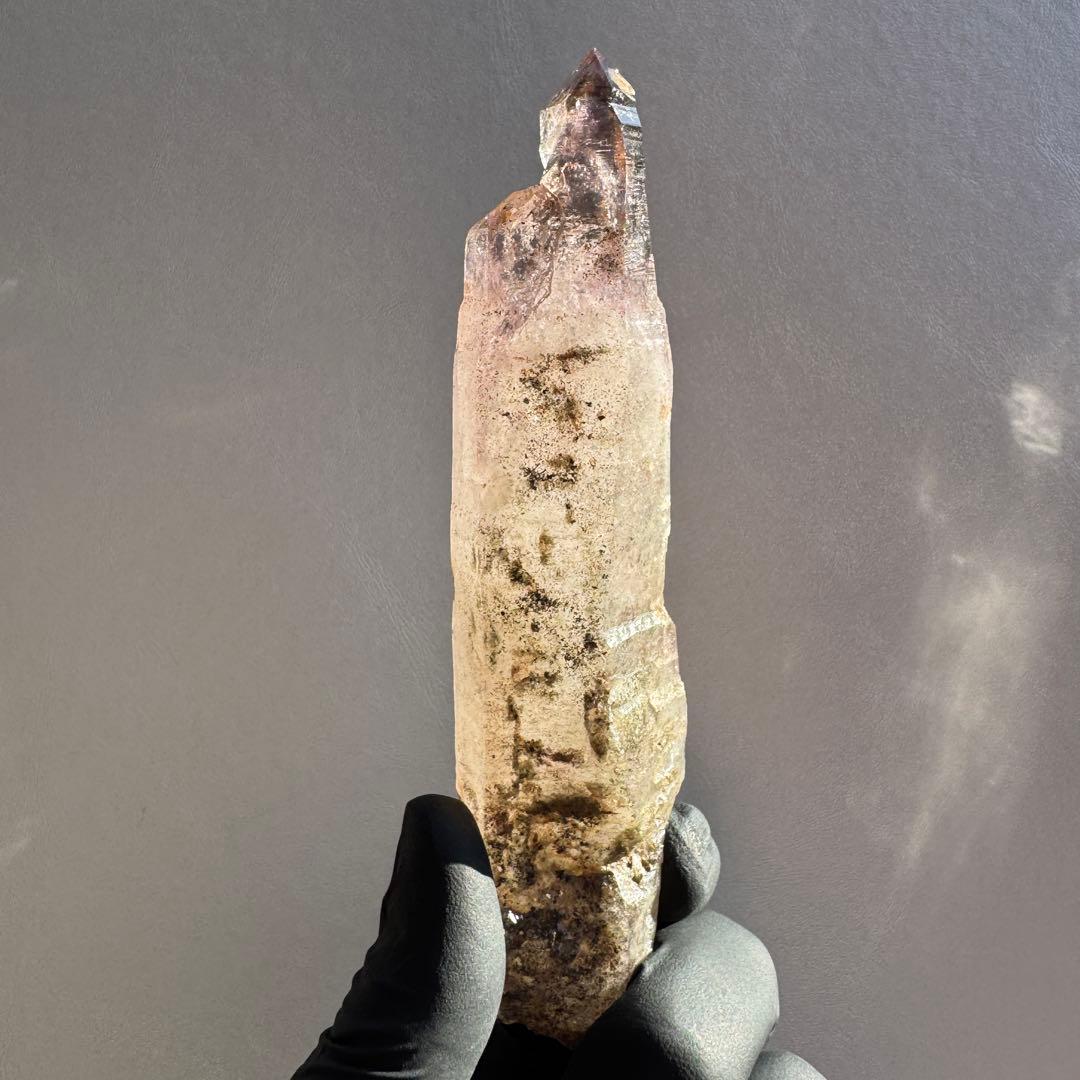 ワンドのようなシャンガンアメジスト ジンバブエ産 原石 鉱物標本