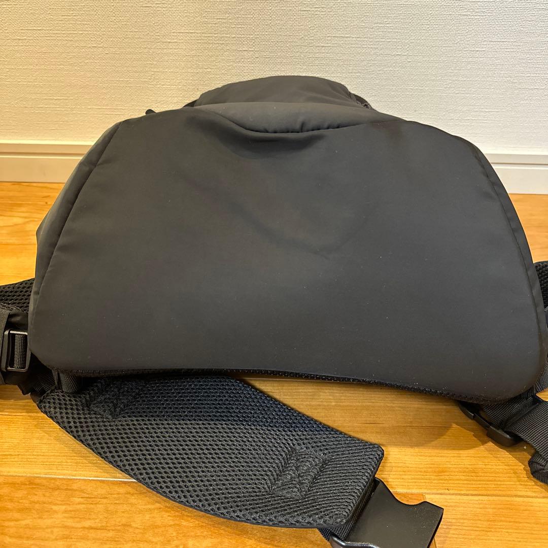 美品@黒リュックマンダリンブラザーズ　ウィンストンハグバッグ/5kgまで/小型犬