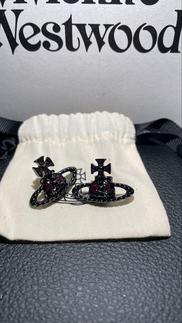 Vivienne Westwood ピアス(両耳用)