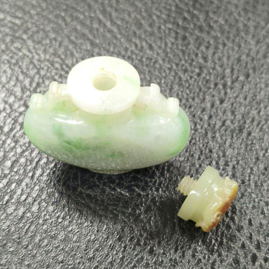 #【本翡翠】天然ジェダイト #鼻煙壺 #氷糯種 陽緑 透過良 結晶有 龍耳彫刻