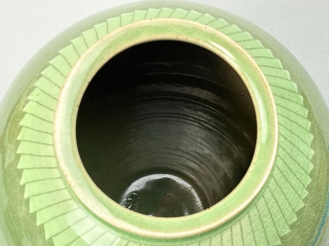 【未使用】美濃雅山窯【中島正雄】作 青磁鶴紋 花瓶 共箱栞付 R811128