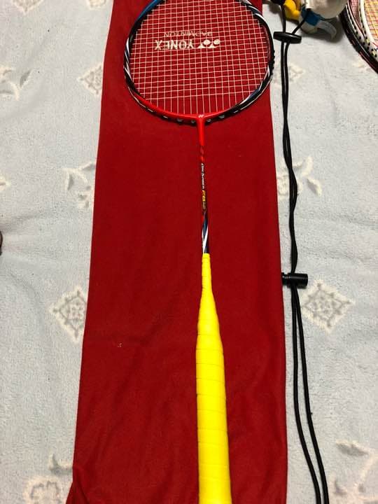 バドミントンラケット