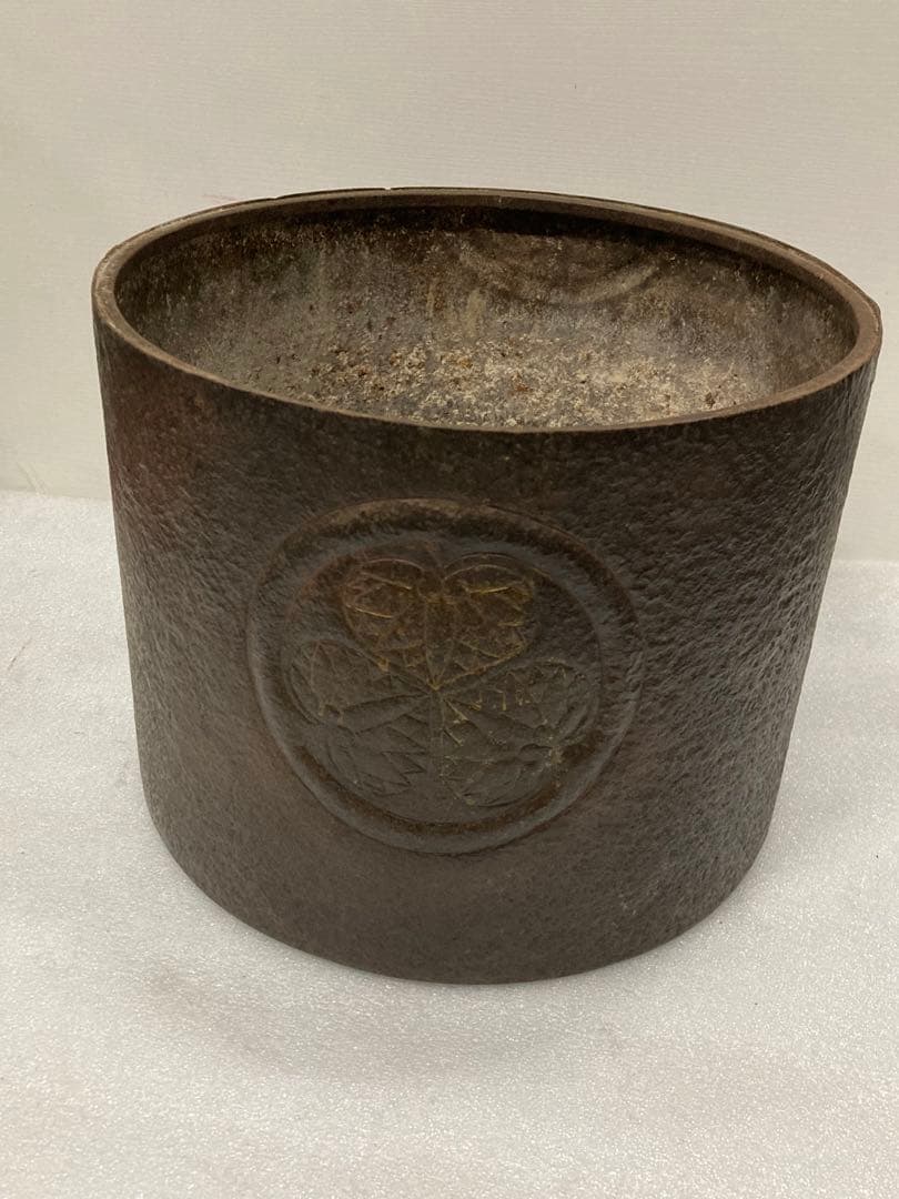 K)希少　時代物　レトロ　金塗り　火鉢　炭盆　鉄製　金属工芸　骨董品　古美術