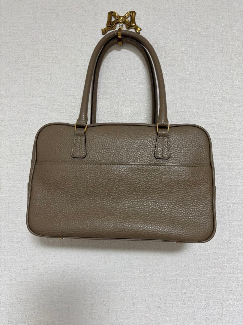 ビジュー付きライトベージュA.D.M.J