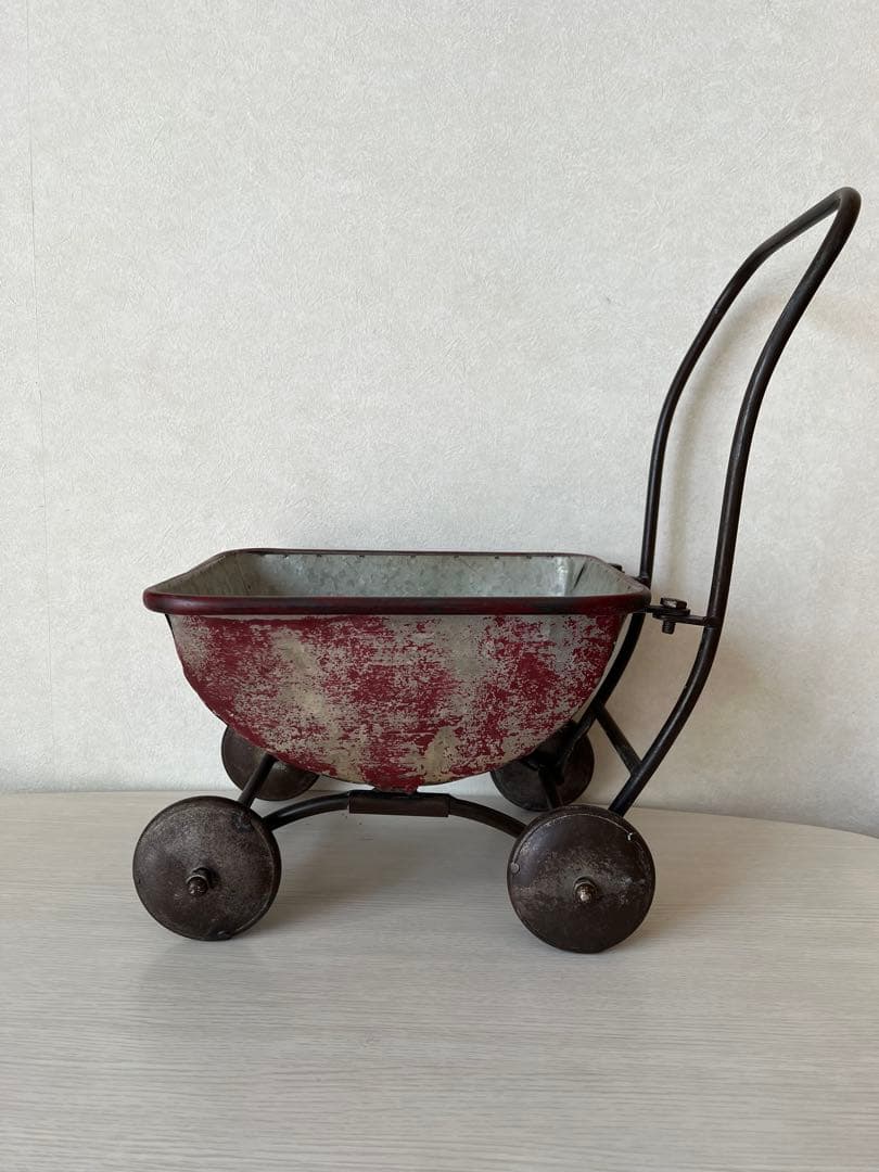 アンティーク、レトロ金属製手押し車 赤と銀