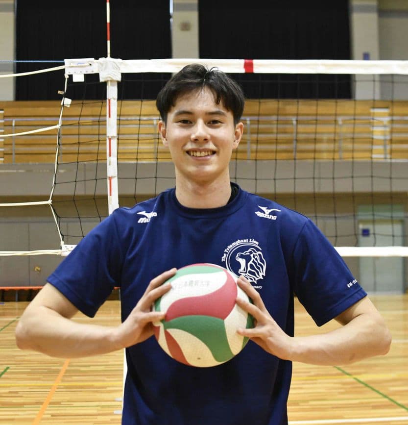 髙橋藍着用デザイン　日体大公式バレーボールシャツ　高橋藍サポーター