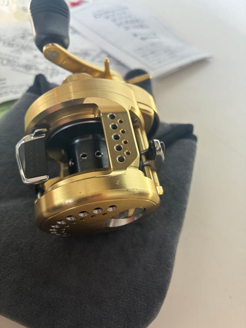 シマノ　15カルカッタコンクエスト201 HG