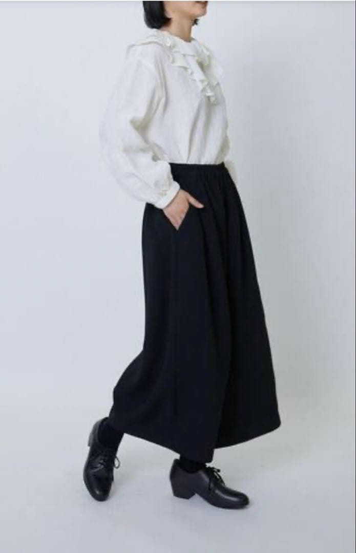 未使用 ロワズィール LOISIR ダブルクロスボトルシルエットパンツ