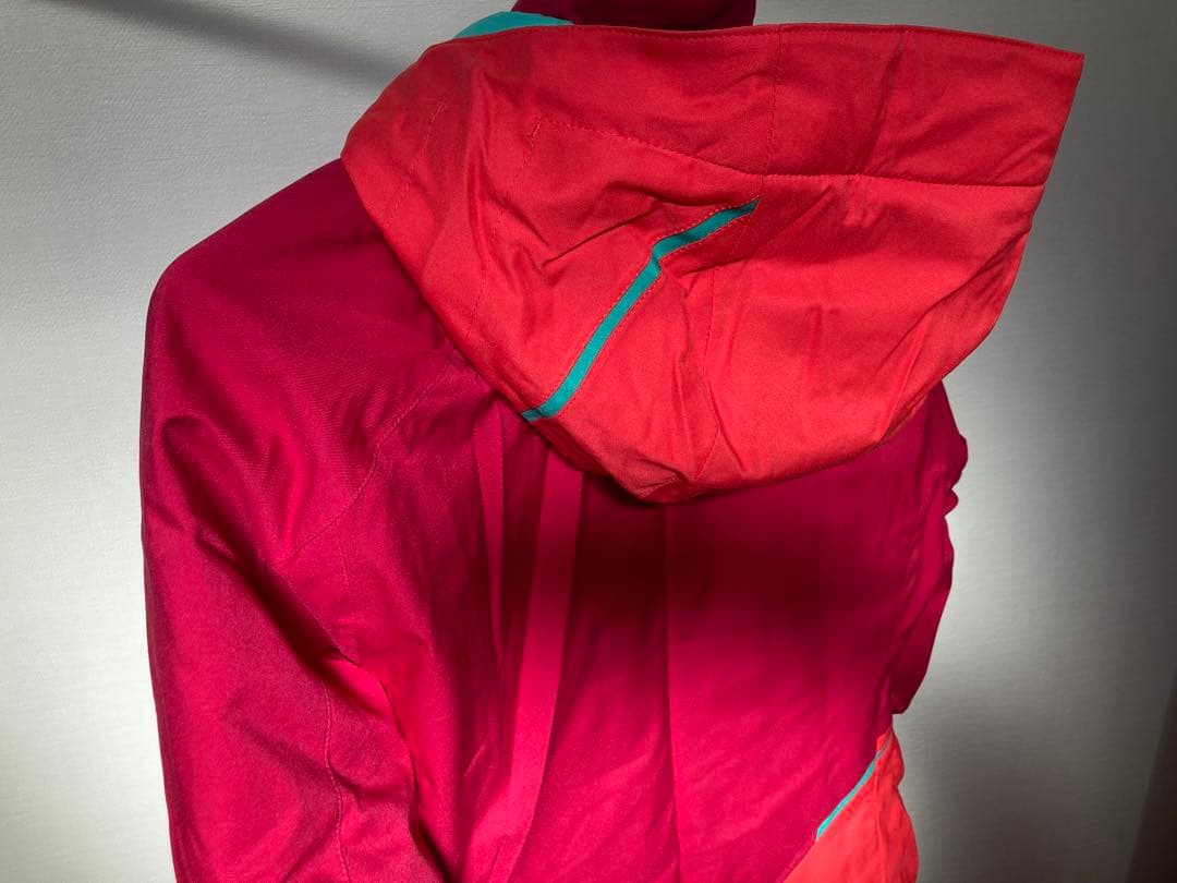 未使用 サロモン スキーウェア ジャケット 女性用 XS Salomon