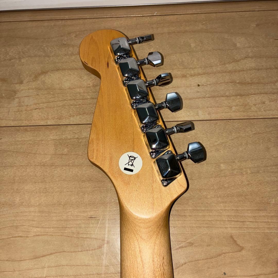 ラメ！調整済み！プレイテックのストラトキャスタータイプエレキギターです