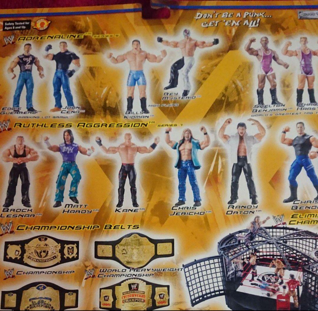 『WWE』MYSTERIO マスク付きフィギュア