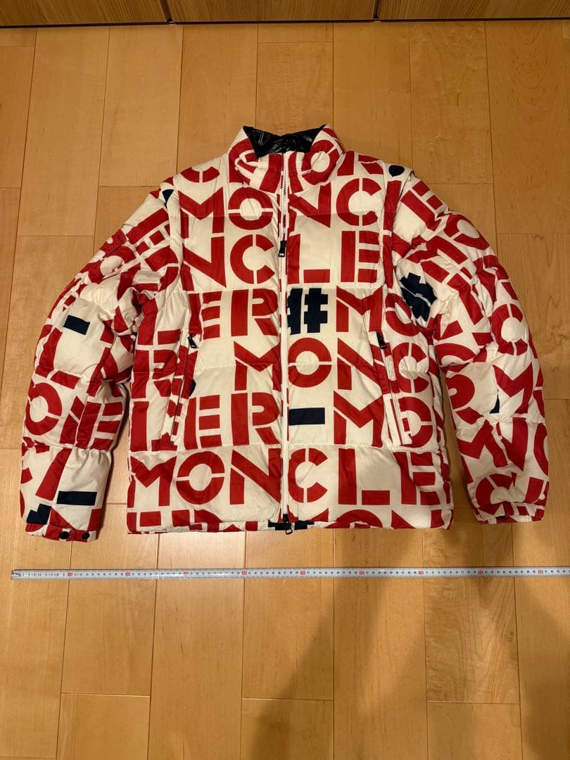 モンクレールジーニアス　ダウンジャケット