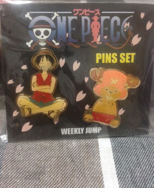 新品未使用 ONE PIECE ルフィ チョッパー バッチ