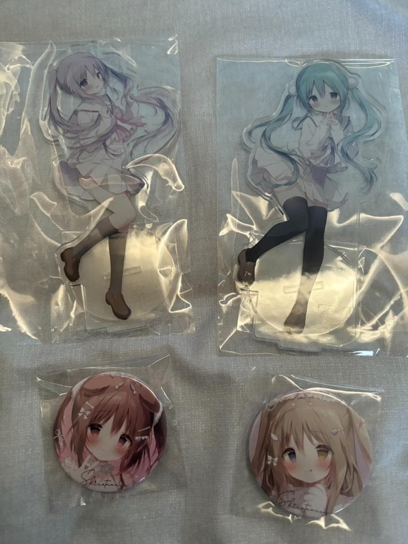 しらたま FANBOX継続特典 缶バッジ&アクリルスタンド