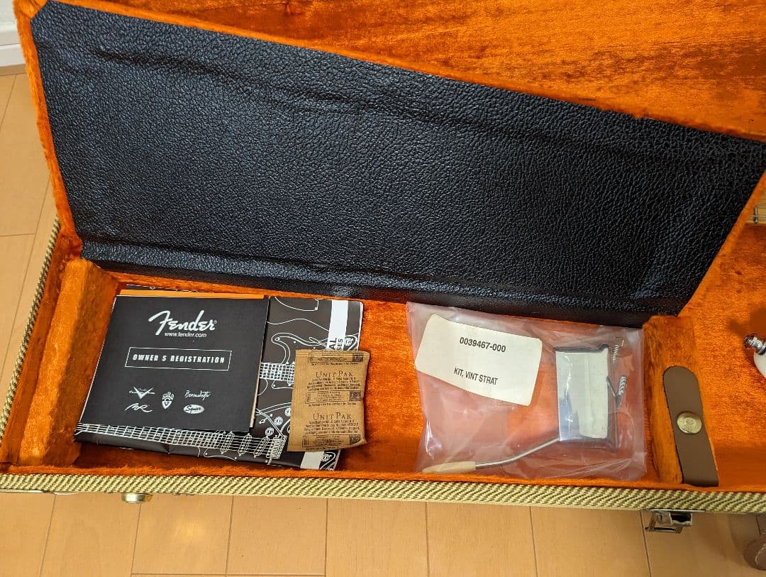 Fender American Vintage ストラトキャスター57 白